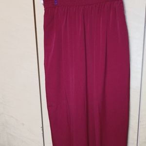 Alfred Dunner red slacks